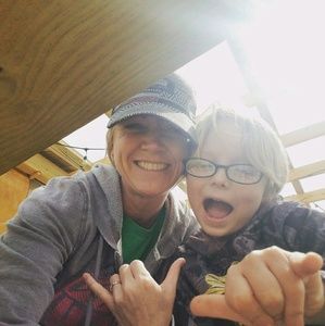 Meet your Posher, Leslie